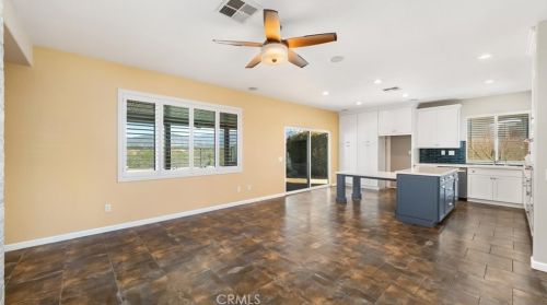 712 Windbound Ave, Beaumont CA  92223-7093 exterior