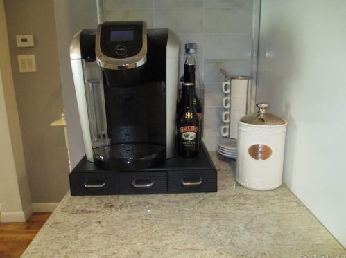 25 Pilgrim Hbr, Wallingford CT  06492-5440 exterior