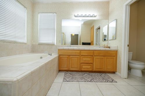 2135 Canyon Creek Ct, Newman CA  exterior