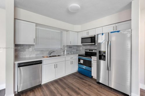 8410 11th St, Hollywood FL  33027-6193 exterior