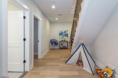 84 Elmwood Ave, Chatham Township NJ  07928-2628 exterior