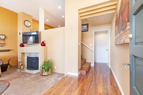 4385 Nobel Dr, San Diego, CA 92122-1578