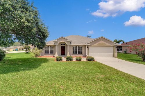1902 Beacon St, Deltona, FL 32738-6101
