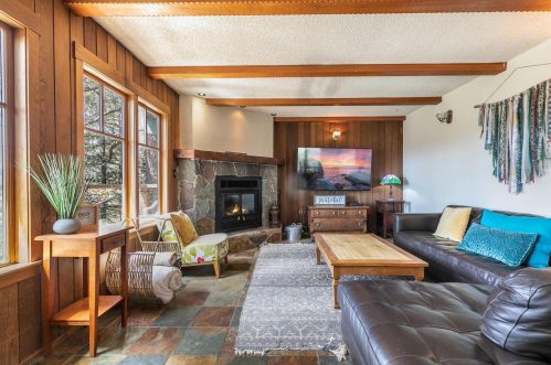 10146 Olympic Blvd, Truckee CA  96161-1701 exterior