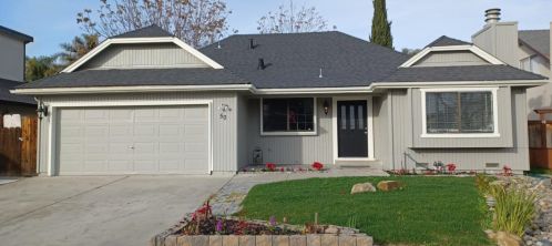 50 Knight Ln, Hollister, CA 95023-4904