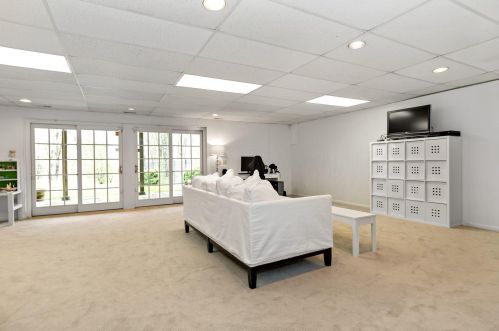1209 Oenoke Rdg, New Canaan CT  06840-2613 exterior