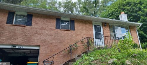 109 Sporting Hill Rd, Navy Sup Dpt PA  17050-2454 exterior