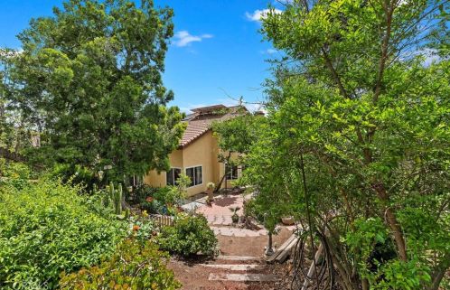 5807 Greens Dr, Riverside CA  92509-7327 exterior