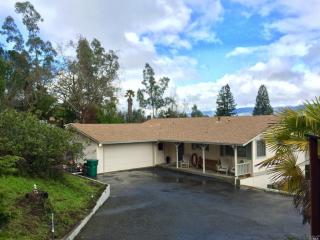 204 Bourbon Ln, Ukiah, CA 95482-6802