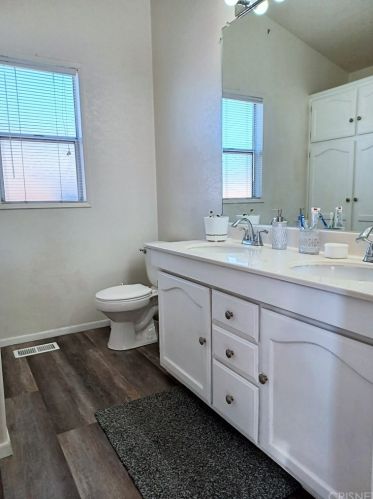 19778 Canyon View Dr, Santa Clarita CA  91351-5717 exterior