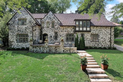 6578 Washington Cir, Milwaukee WI 53213-2460 exterior