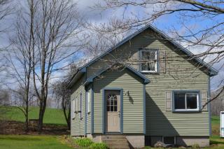 12427 Fauncetown Rd, Townville, PA 16360-1407