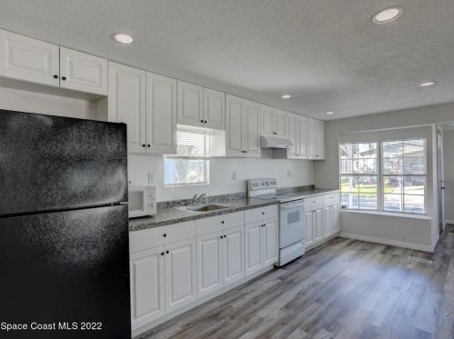 1112 Oriole Cir, Sebastian FL  32976-7521 exterior