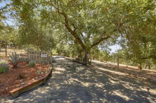1501 Hopi Trl, Santa Rosa, CA 95404-9741
