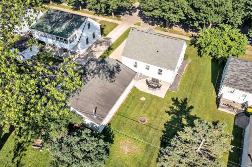 517 Schwartz St, Green Bay, WI 54302-3233