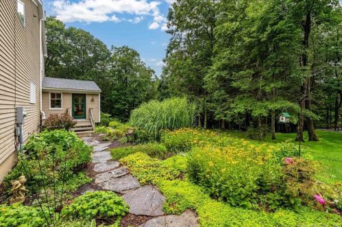 31 Cornwall Dr, Goshen, CT 06756-1624