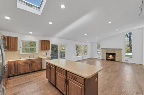 2856 Brookfield Dr, Yorktown Hgts NY  10598-2402 exterior
