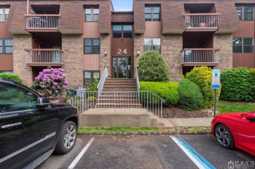 279 Alpine Way, Woodbridge, NJ 07095-1474