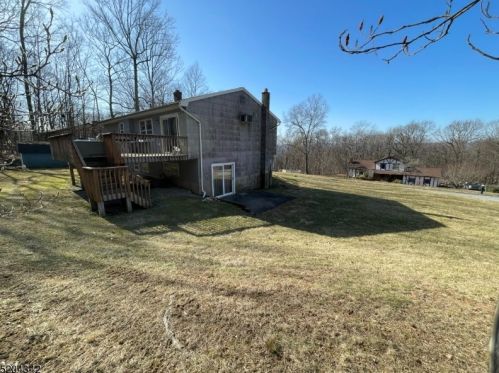 26 Hillsdale Dr, Wantage NJ  07461-4026 exterior