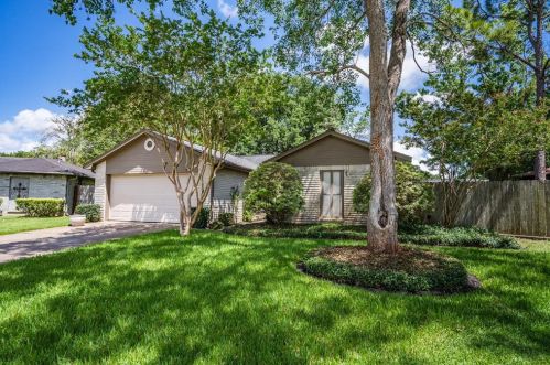 3050 Sherborne St, Pearland, TX 77584-3354