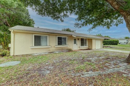 1972 Joy Haven St, Fort Pierce, FL 34983-4522