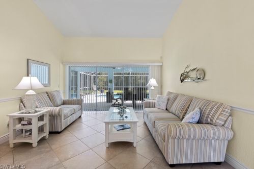 23463 Olde Meadowbrook Cir, Bonita Springs FL 34134-9132 exterior