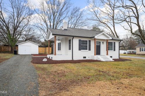 816 Kilby St, Burlington, NC 27215-6532