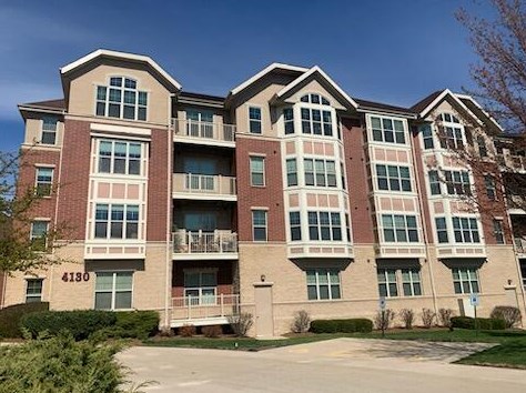 4130 Lake Dr, Milwaukee WI  53211-1719 exterior