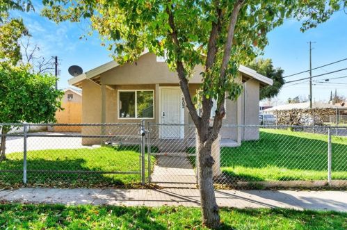 3902 Washington Ave, Fresno, CA 93702-2247