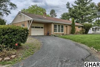 147 Grandview Rd, Hummelstown, PA 17036-9269