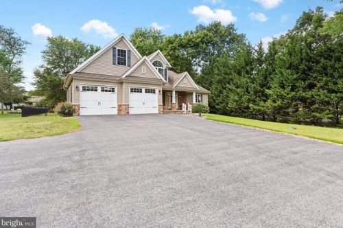 1022 Rockledge Dr, Carlisle PA  17015-9127 exterior