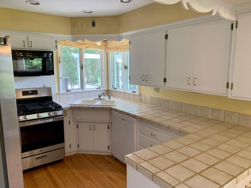 222 Pleasant St, Oconomowoc, WI 53066-3050