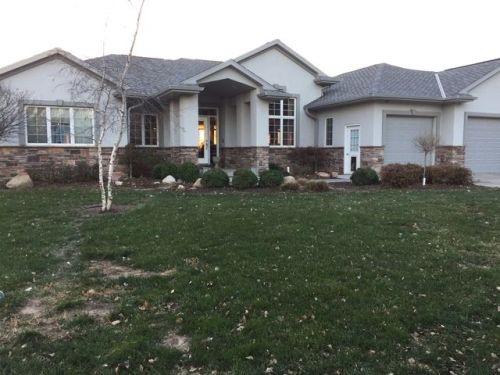 2772 Apple Mountain Dr, Hamburg, IA 51640-2003