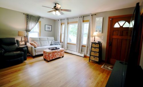 10 Greene St, Hopedale, MA 01747-1404