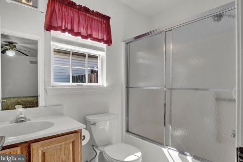 101 Strayer Dr, Carlisle PA  17013-4408 exterior