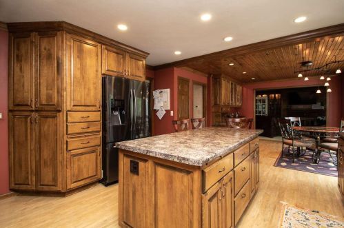 2084 Wintergreen Ct, Green Bay WI  54304-1946 exterior