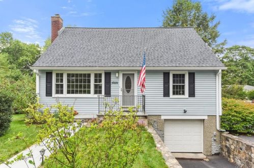 1587 Hanover St, Yorktown Hgts NY  10598-4711 exterior