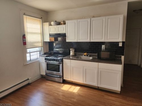 241 Wainwright St, Newark NJ 07112-1227 exterior