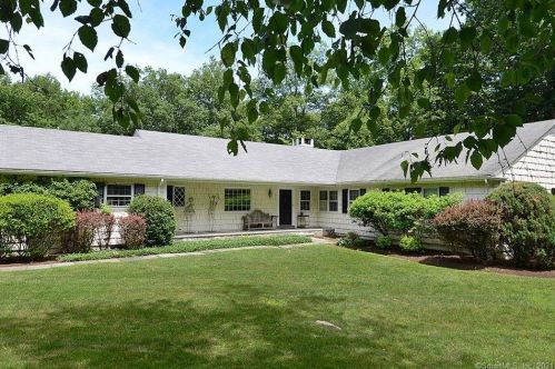 170 Bridle Path Ln, New Canaan CT  06840-3907 exterior