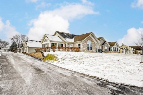 5135 Crescent Ridge Dr, Englewood, OH 45315-9679