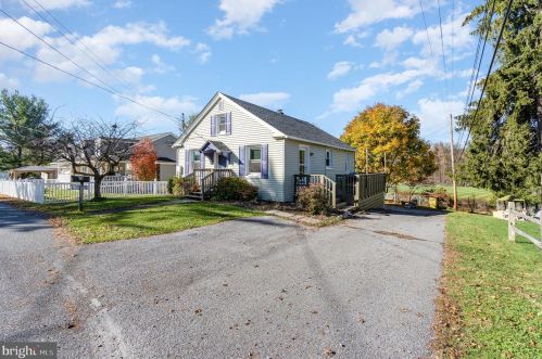 163 Victor St, Hummelstown, PA 17036-9227