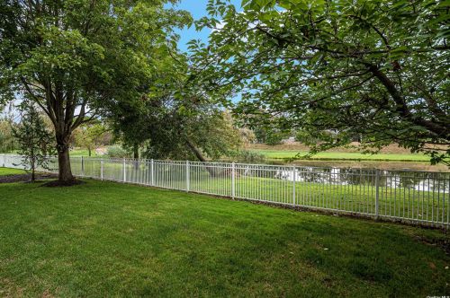 24 Hamlet Dr, Mount Sinai NY  11766-3002 exterior