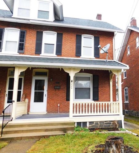 220 Locust St, Coopersburg, PA 18036-1927
