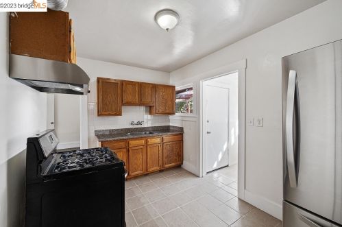 3006 14 Ave, Oakland CA 94602-1015 exterior