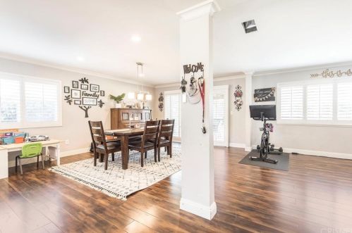 20263 Lakemore Dr, Santa Clarita, CA 91351-1058
