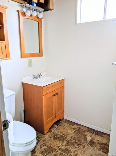 381 Scranton St, Denver CO 80011-8422 exterior