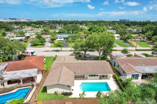 1118 46th Ave, Hollywood FL  33021-5321 exterior