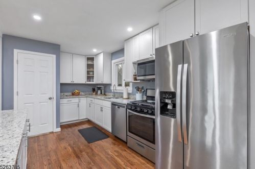 16 Rainier Rd, Fanwood NJ  07023-1416 exterior