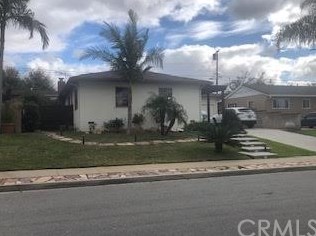 902 Chestnut Ave, Brea, CA 92821-6405