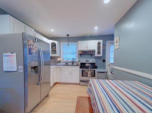 31 Beatrice Ave, Killingly CT  06239-4204 exterior